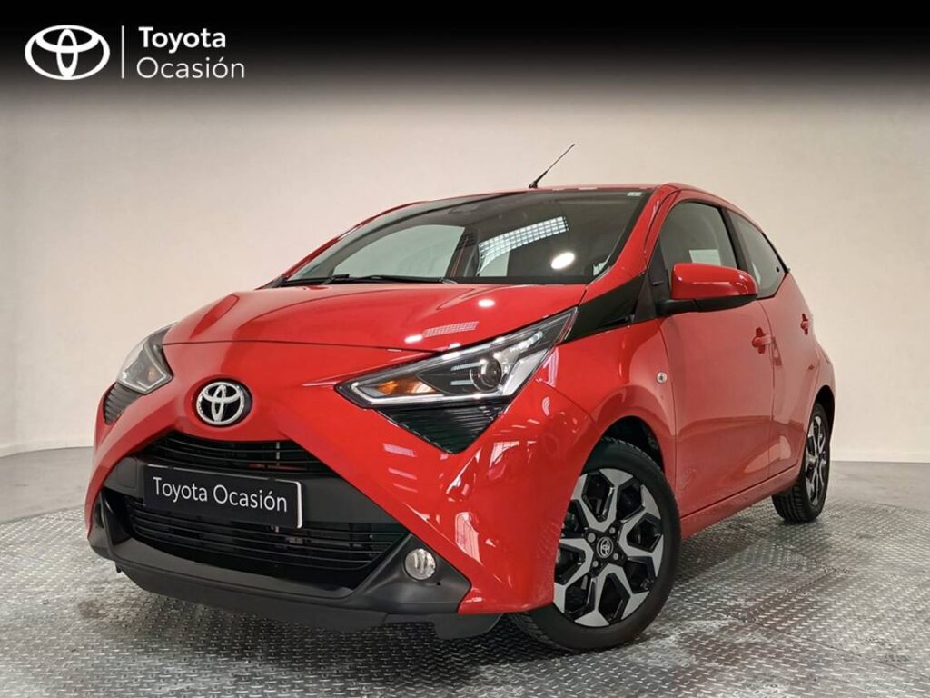 Toyota Aygo x-play 1.0 70 gasolina Motor Arjona